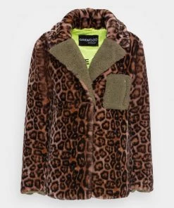 Oakwood JUMP Wintermantel Brown Khaki Damen 8 Oakwood JUMP Wintermantel Brown Khaki Damen -Oakwood Soldes Boutique 057eb13a9de04ccc933ef21ef8dece68