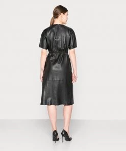 Oakwood DANCE Freizeitkleid Black Damen 7 Oakwood DANCE Freizeitkleid Black Damen -Oakwood Soldes Boutique 0b52586bcf154a8a9fdc28dbb861532e