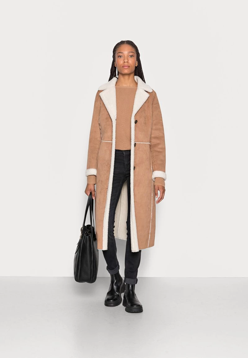 Oakwood Damen LOYALTY Wintermantel Tan 2 Oakwood Damen LOYALTY Wintermantel Tan – Bild 2