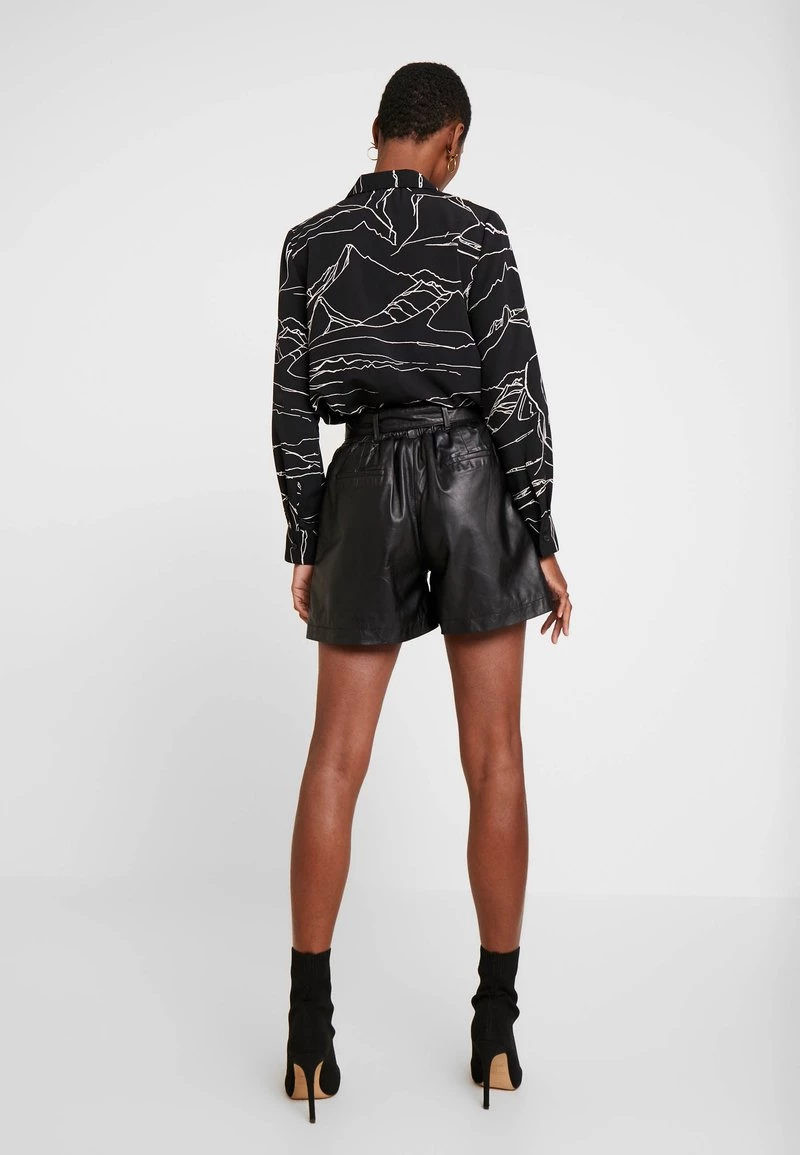 Oakwood Damen CARMEN Shorts Black 3 Oakwood Damen CARMEN Shorts Black – Bild 3