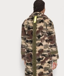 Oakwood Damen JUMPING Wintermantel Khaki, Beige -Oakwood Soldes Boutique 5c33978318e34426800b8b73e021a368