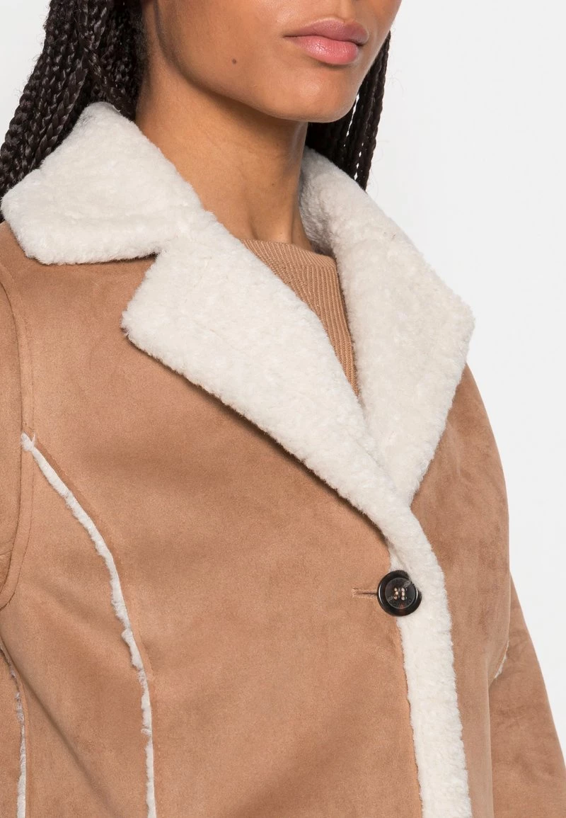 Oakwood Damen LOYALTY Wintermantel Tan 5 Oakwood Damen LOYALTY Wintermantel Tan – Bild 5