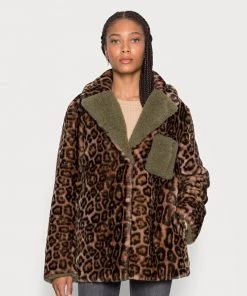 Oakwood JUMP Wintermantel Brown Khaki Damen