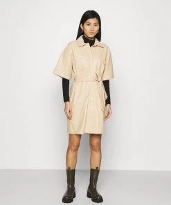 Oakwood Damen BREAK Blusenkleid Light Beige