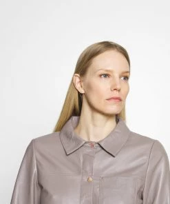 Oakwood ANAE Hemdbluse Mastic Damen -Oakwood Soldes Boutique 94e7eecfcc794f09821ec384138cb4cc