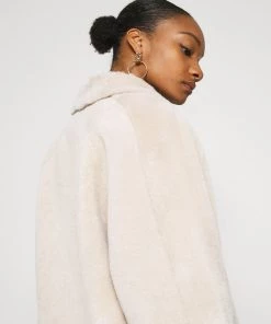 Oakwood Damen HELEN Wintermantel Light Beige -Oakwood Soldes Boutique 96f3d7deb327421d8b34dfb86ad0d7dc