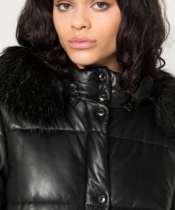 Oakwood Damen FAMER REMOVABLE HOOD Wintermantel Black -Oakwood Soldes Boutique 97bedaa5d23f44e1aa0d9232e1cea039