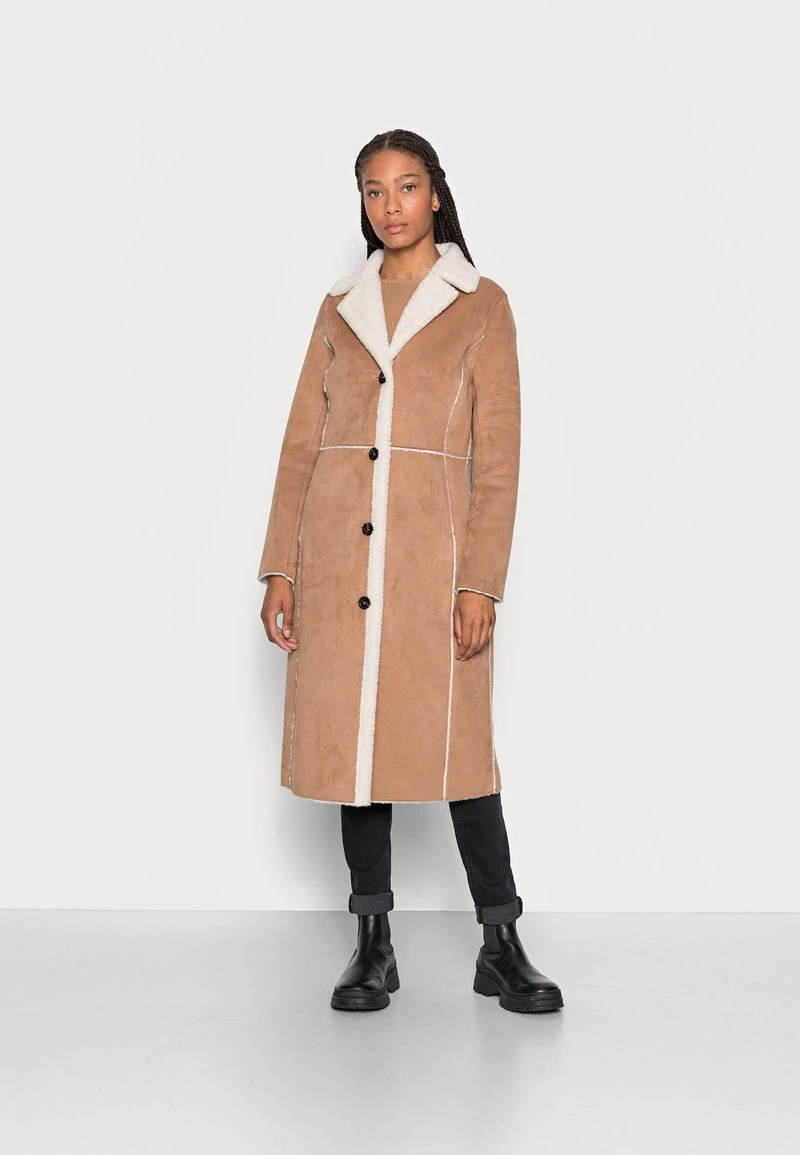 Oakwood Damen LOYALTY Wintermantel Tan 1 Oakwood Damen LOYALTY Wintermantel Tan