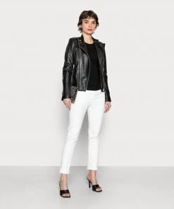 Oakwood Soldes Boutique -Oakwood Soldes Boutique a19a11c2a5864917b4de8fb30aa16ccc