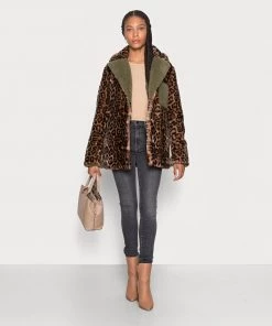 Oakwood Soldes Boutique -Oakwood Soldes Boutique a4125d766123416782192a1046dac583