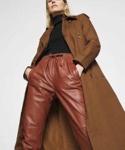 Oakwood Damen GIFT Lederhose Light Brown -Oakwood Soldes Boutique ad0f0bd0f4d6481f9c7805b954b41608