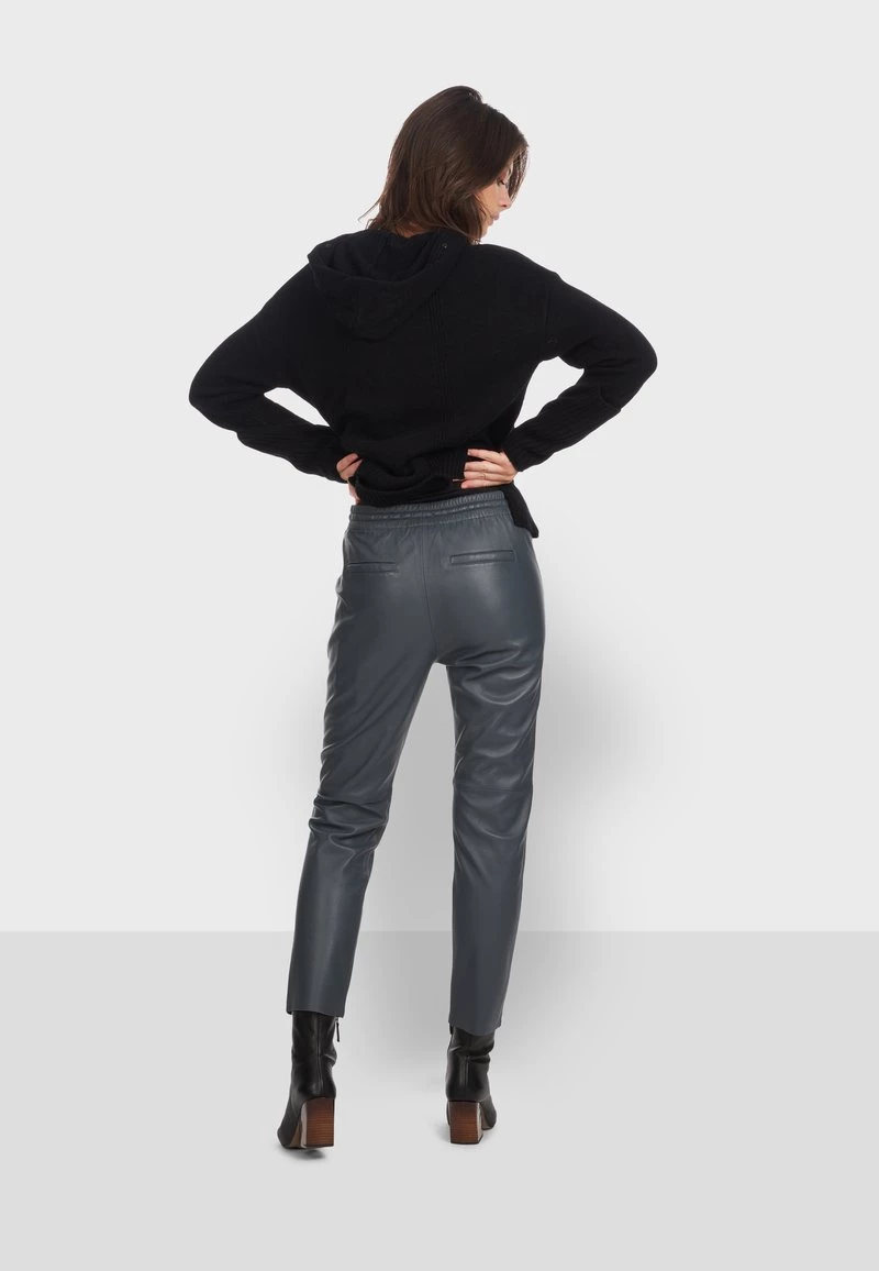 Oakwood Damen GIFT Lederhose Petrol 4 Oakwood Damen GIFT Lederhose Petrol – Bild 4