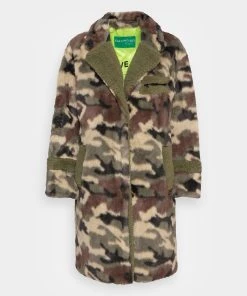 Oakwood Damen JUMPING Wintermantel Khaki, Beige -Oakwood Soldes Boutique b8266e409271472c88d025a58e929aaa