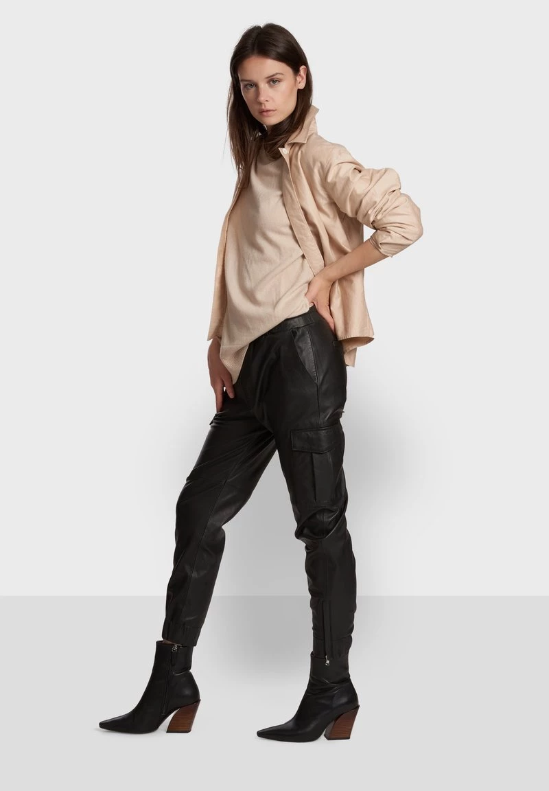 Oakwood CARGO Lederhose Black Damen 6 Oakwood CARGO Lederhose Black Damen – Bild 6