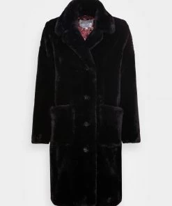 Oakwood Damen STACY Wintermantel Black 8 Oakwood Damen STACY Wintermantel Black -Oakwood Soldes Boutique ed34c187945247d89ca91865b5b47943